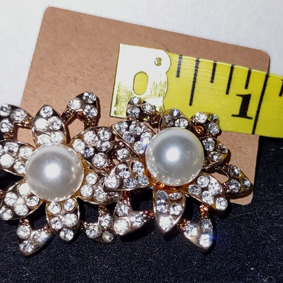 Rose Gold Pltd Pearl & Crystal Earrings - Picture 8 of 13